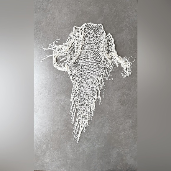 Knits Shawl, Beach Cover Up Handmade Crochet Lace White Ivory size M - Picture 4 of 5